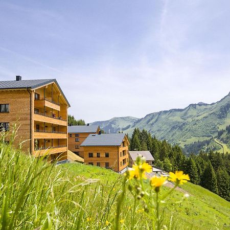 Apartamento Alpenstolz Damuels Haus 2 - Stilvoll Urlauben In Den Bergen Exterior foto